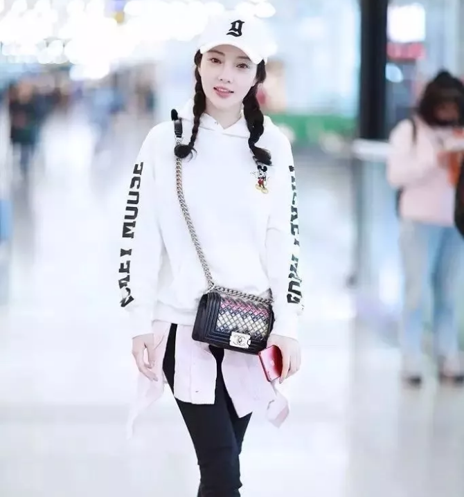 今年秋冬最chic！原來短發(fā)和帽子這么配啊！