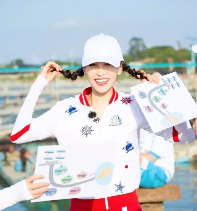 今年秋冬最chic！原來短發(fā)和帽子這么配??！